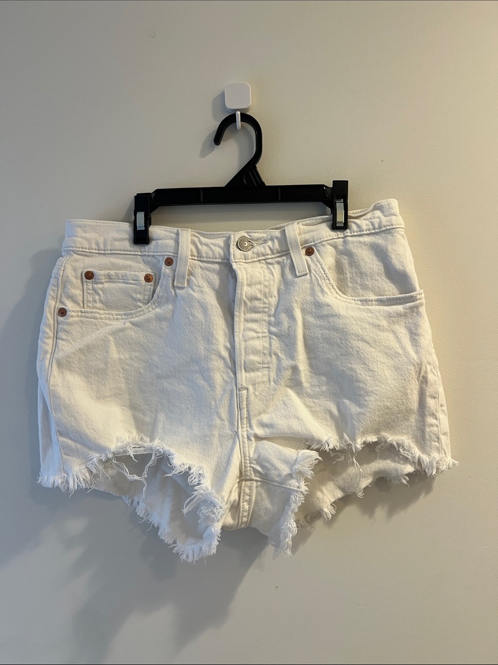Levi's White High-Waist Frayed Hem Denim Shorts
